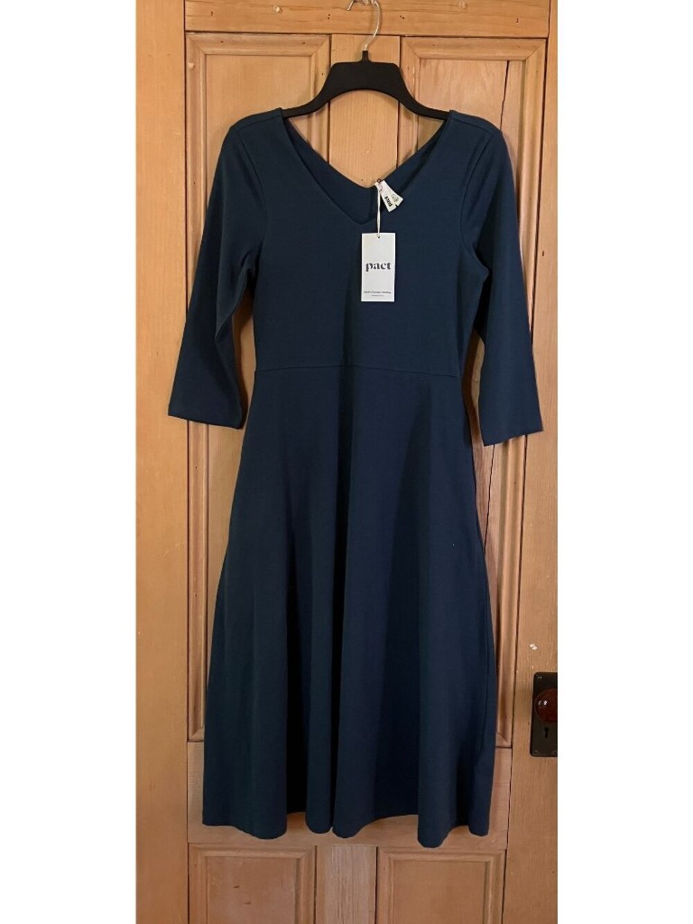 Pact Womens Emerald Fit Flare Modest Stretch Midi Dress Size Medium Green SP NWT - Picture 2 of 12